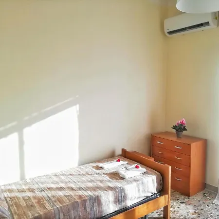 Etna Rooms-catania Konukevi